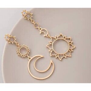 Vintage Sun & Moon Asymmetrical Alloy Earrings 18K Plated